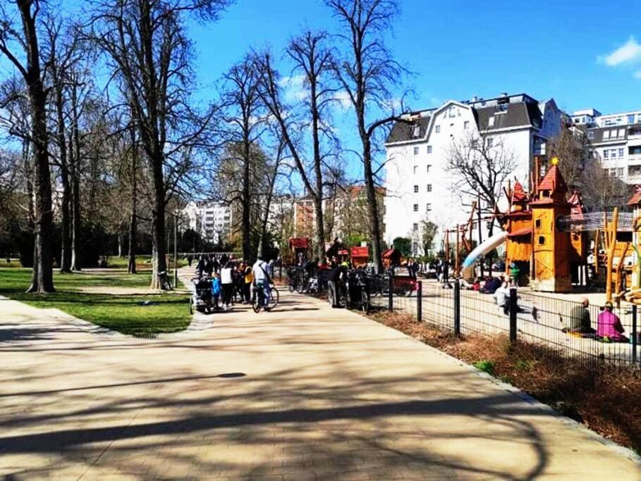 Schoeneberg Holiday Flat & Art Gallery Берлин Екстериор снимка