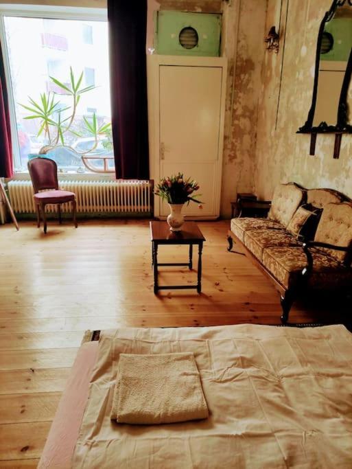 Schoeneberg Holiday Flat & Art Gallery Берлин Екстериор снимка