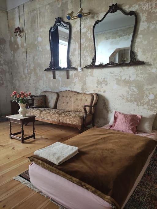 Schoeneberg Holiday Flat & Art Gallery Берлин Екстериор снимка