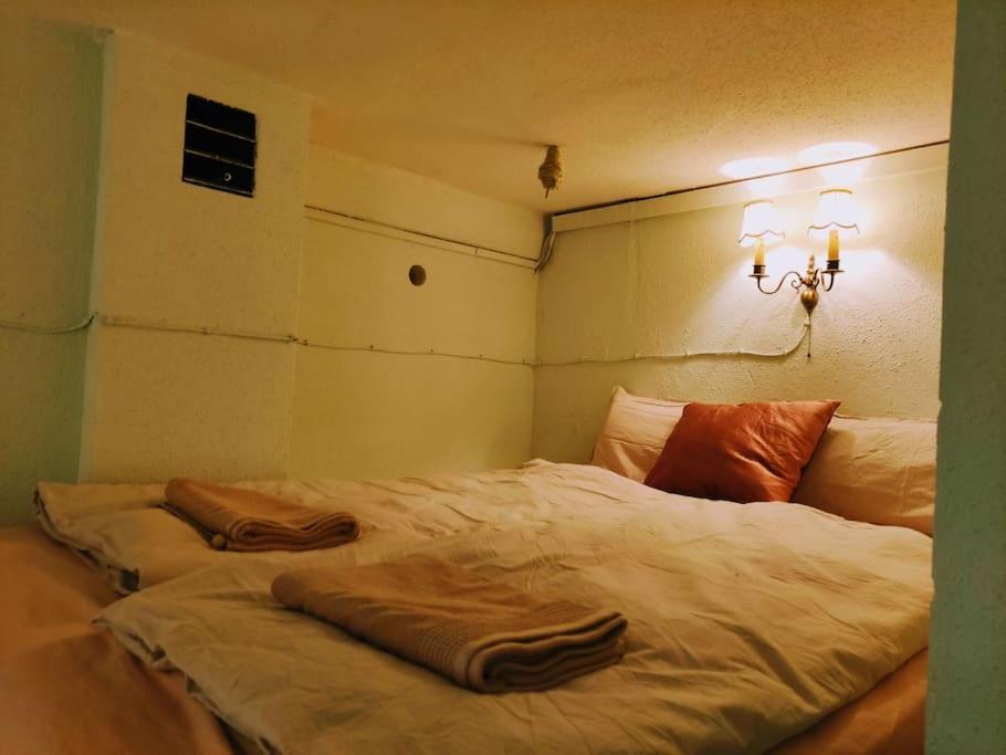 Schoeneberg Holiday Flat & Art Gallery Берлин Екстериор снимка