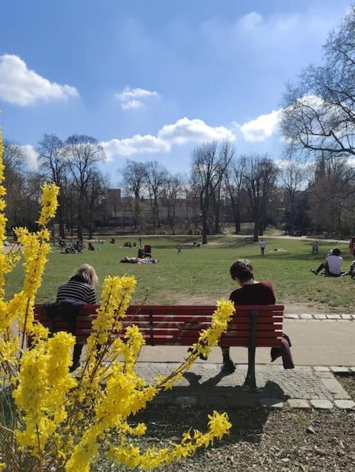 Schoeneberg Holiday Flat & Art Gallery Берлин Екстериор снимка