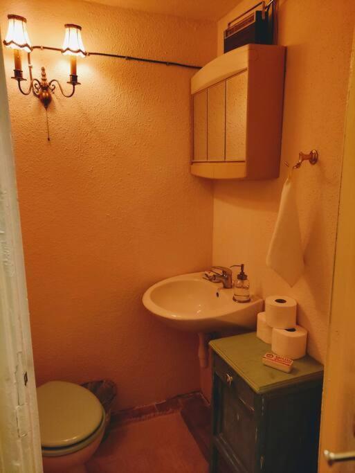 Schoeneberg Holiday Flat & Art Gallery Берлин Екстериор снимка