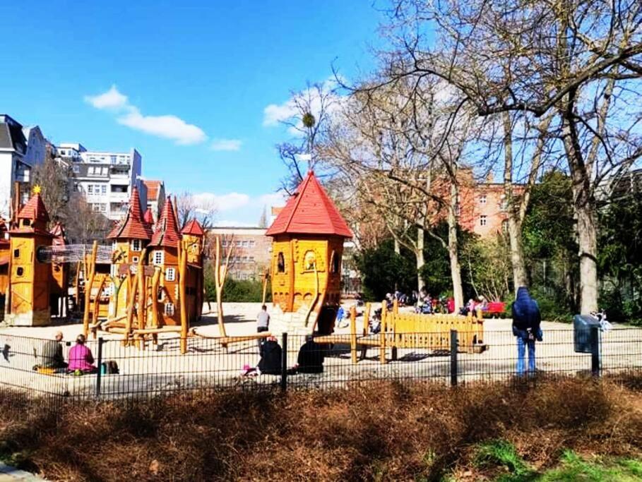 Schoeneberg Holiday Flat & Art Gallery Берлин Екстериор снимка
