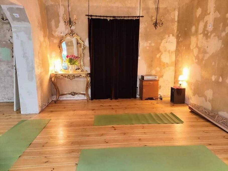 Schoeneberg Holiday Flat & Art Gallery Берлин Екстериор снимка