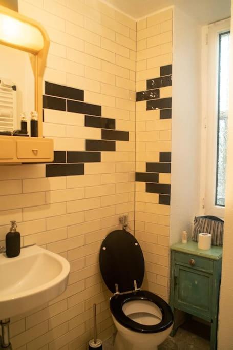 Schoeneberg Holiday Flat & Art Gallery Берлин Екстериор снимка